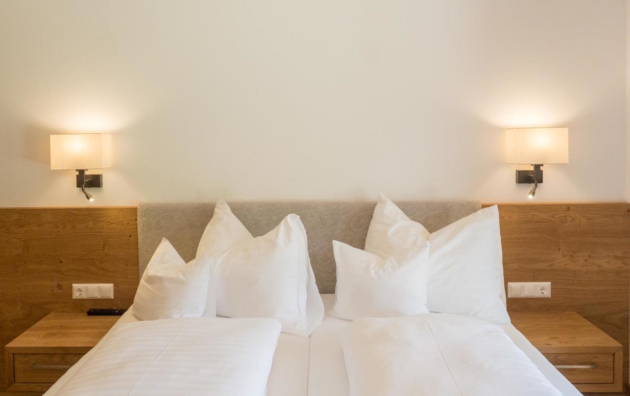 Das Leonhard - Naturparkhotel Am ไวส์เซินซี ภายนอก รูปภาพ
